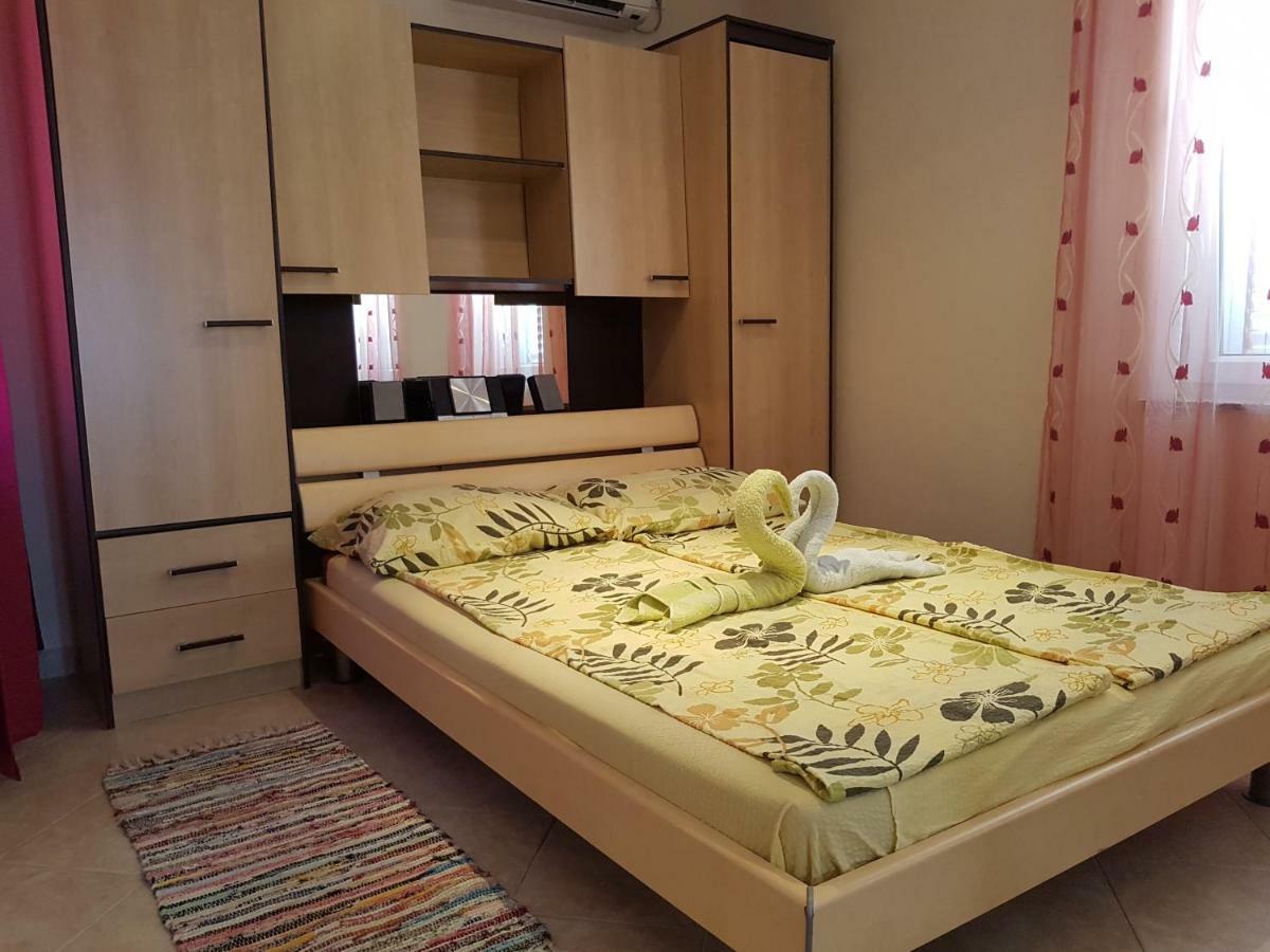 Apartments Mara Нови-Винодолски Экстерьер фото